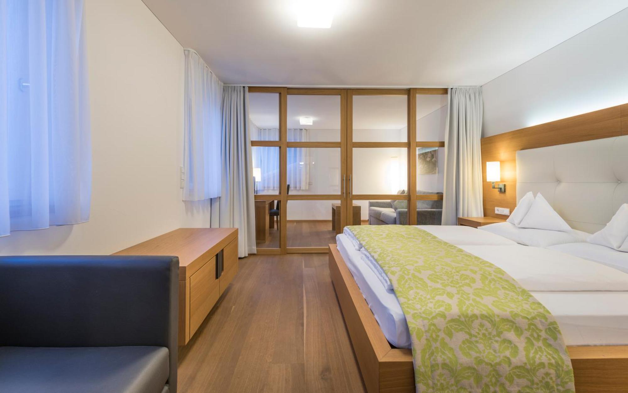 Hotel Vinschgerhof Silandro Esterno foto
