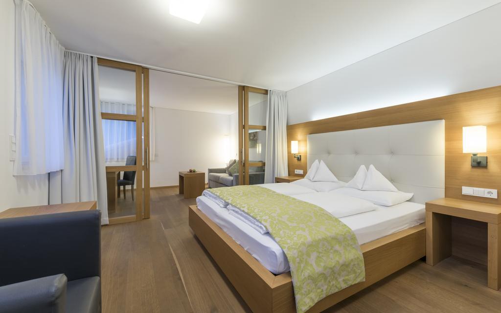 Hotel Vinschgerhof Silandro Esterno foto