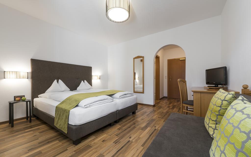 Hotel Vinschgerhof Silandro Esterno foto