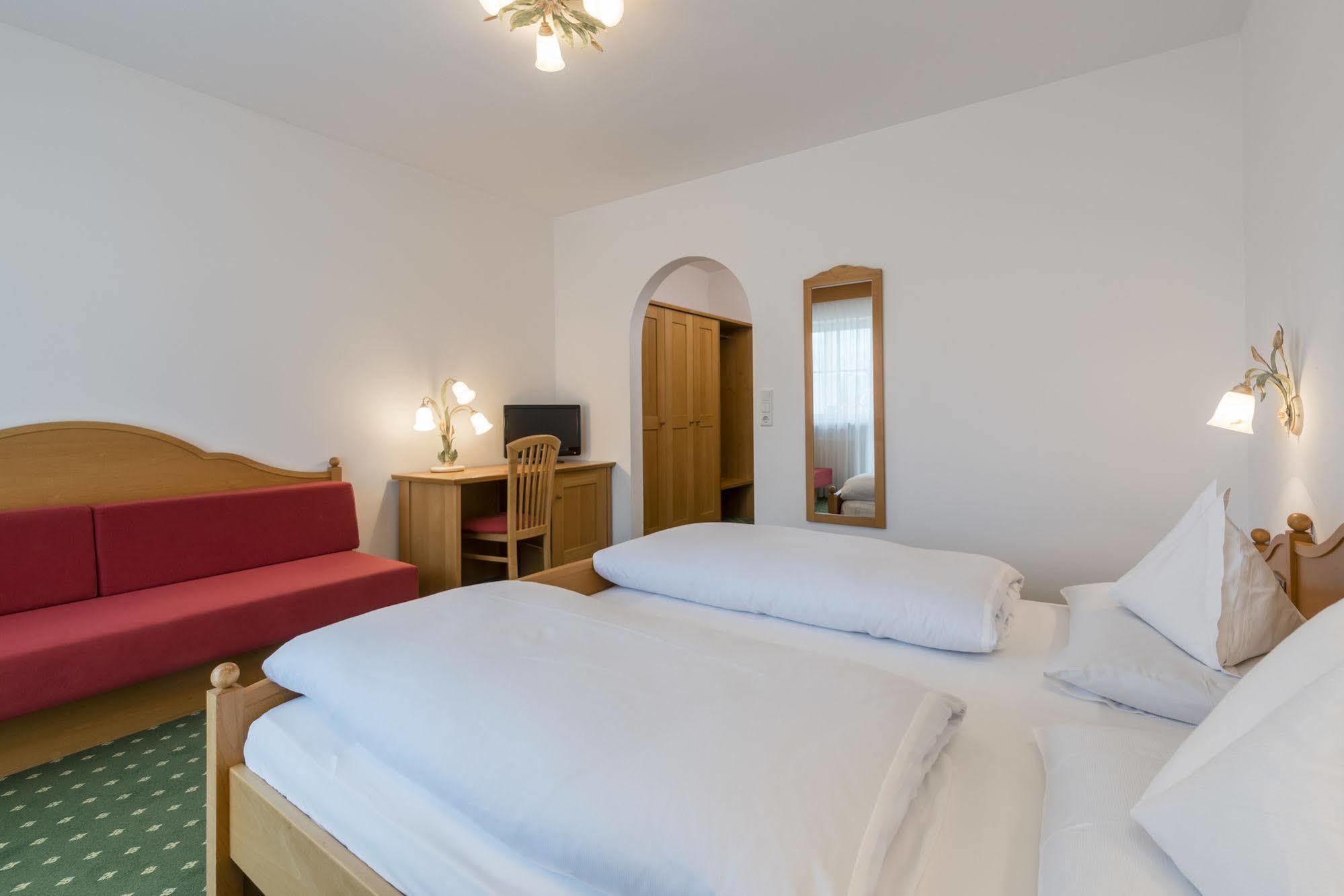 Hotel Vinschgerhof Silandro Esterno foto