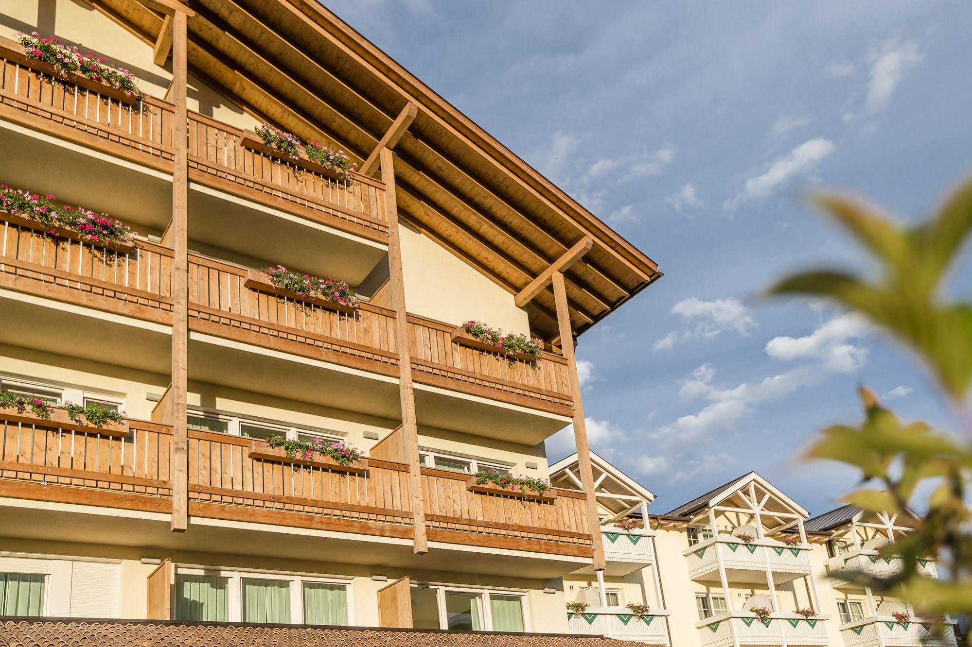 Hotel Vinschgerhof Silandro Esterno foto